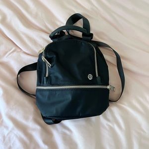 Lululemon mini 3L backpack